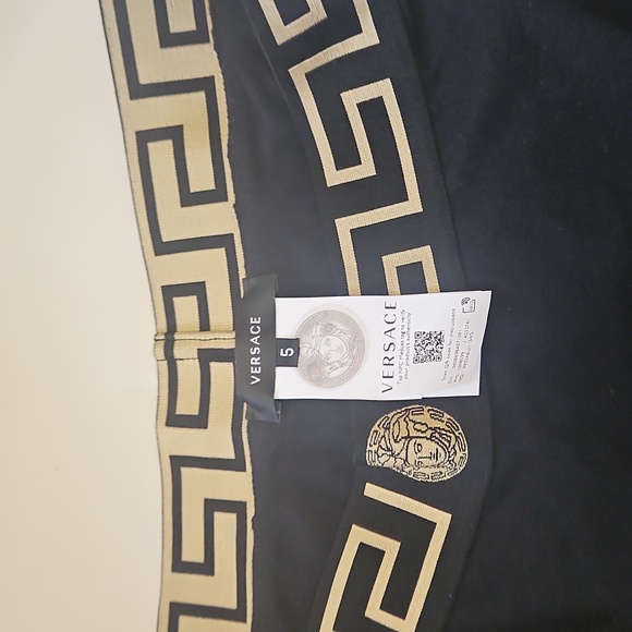 Versace Black Bike Shorts with Gold Greek-Key Waistband - Picture 3 of 3